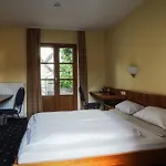 Erlenbacher Hof Hotel 3*