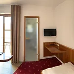 Erlenbacher Hof Hotel 3*