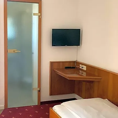 Hotell Erlenbacher Hof 3*