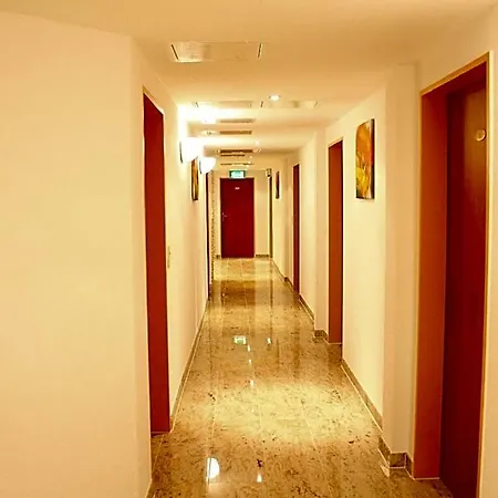 Erlenbacher Hof 3*